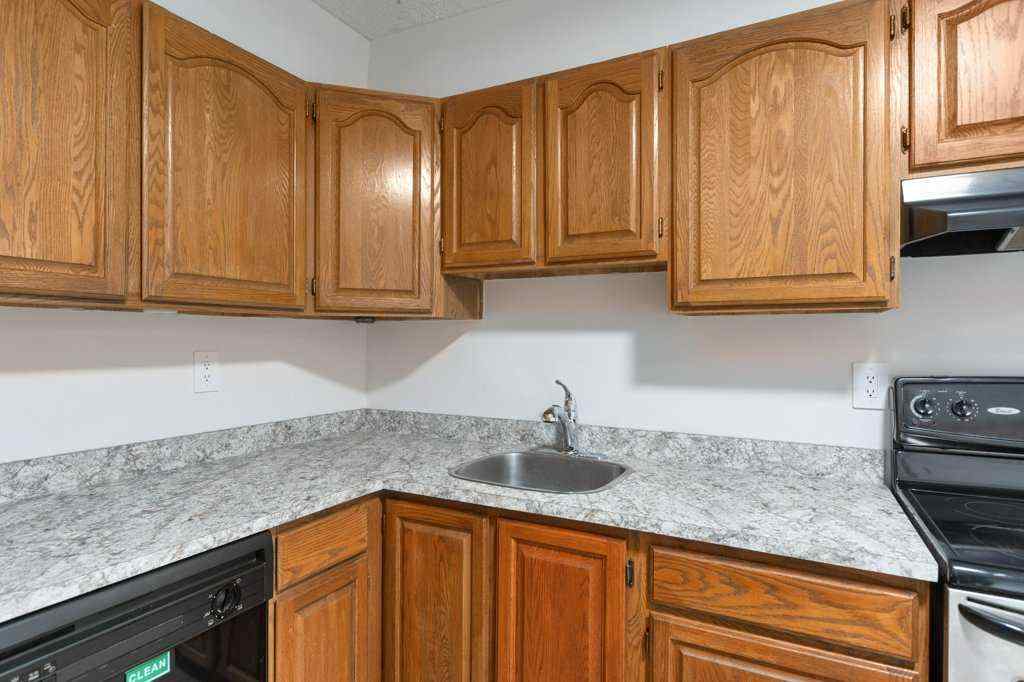MLS® A2240227 - Unit #139 3809 45 Street SW in Glenbrook Calgary, Residential