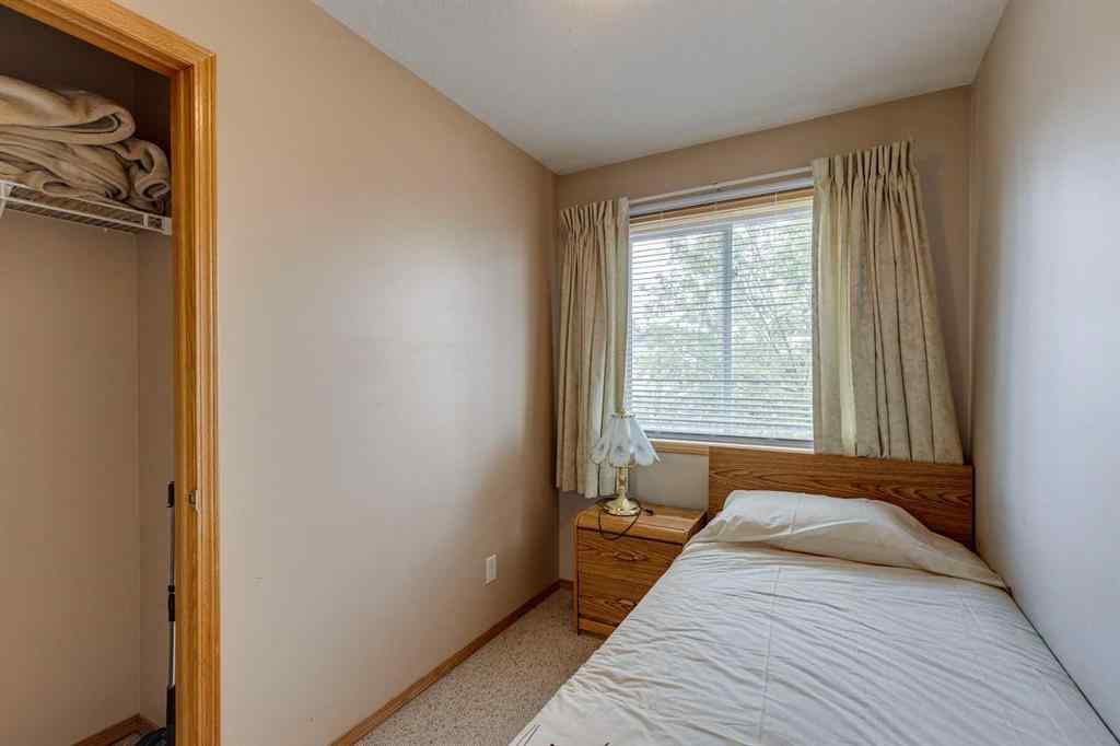 MLS® A2240232 - 1656 Strathcona Gate  in Strathaven Strathmore, Residential