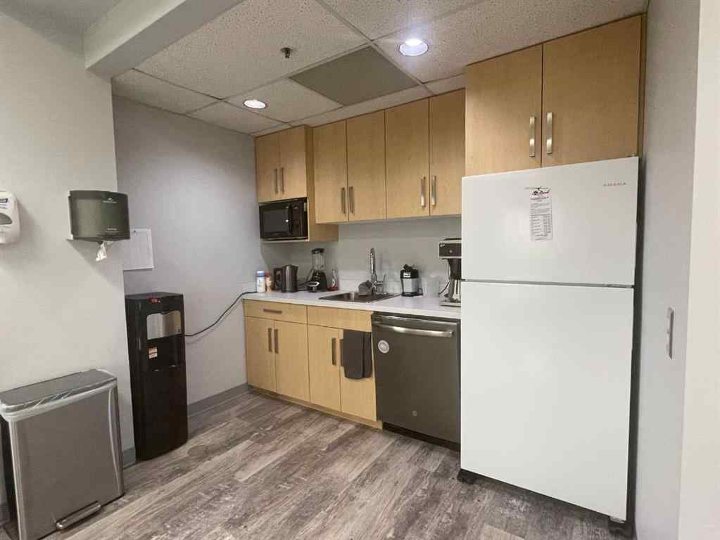 MLS® A2240239 - 10501 94 Street  in NONE High Level, Commercial