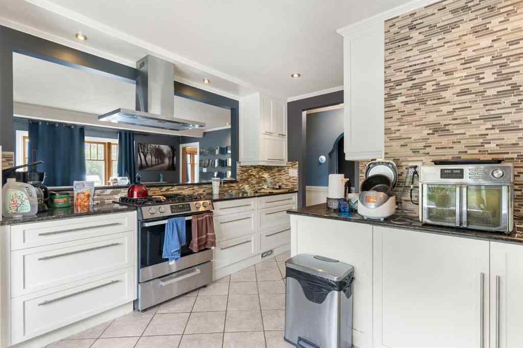 MLS® A2240249 - 1404 18 Avenue NW in Capitol Hill Calgary, Residential