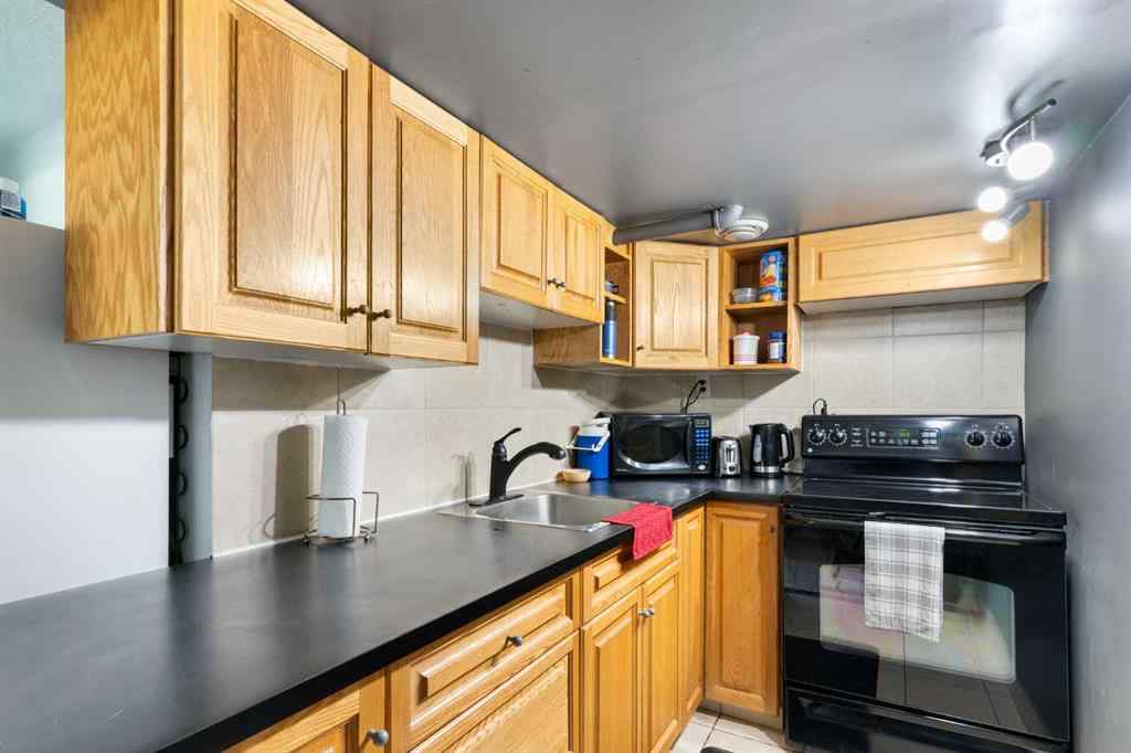 MLS® A2240249 - 1404 18 Avenue NW in Capitol Hill Calgary, Residential