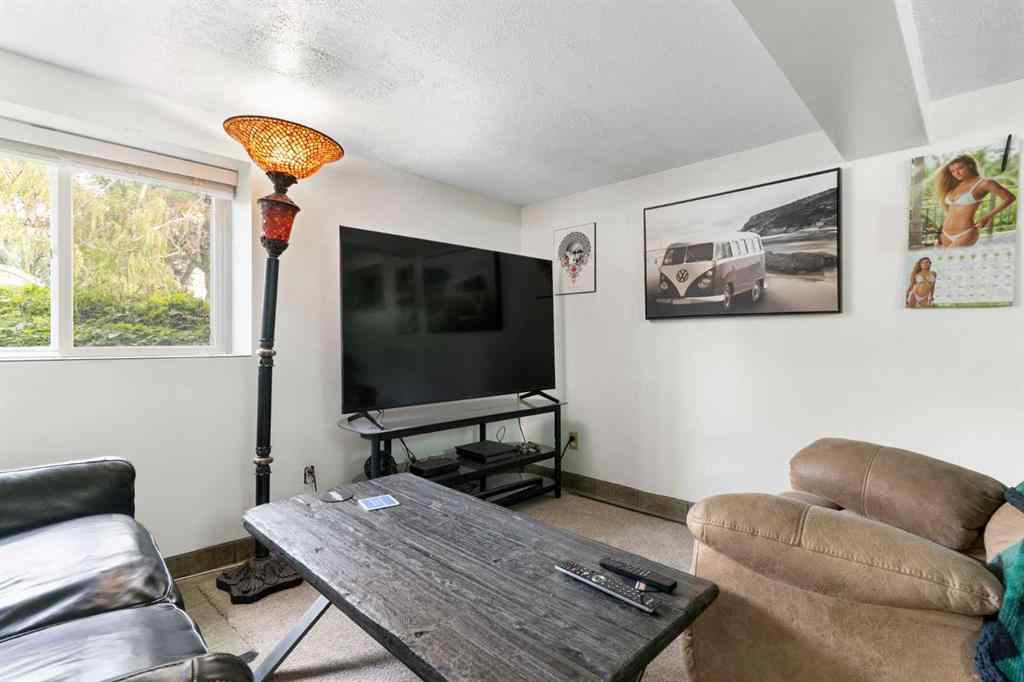 MLS® A2240249 - 1404 18 Avenue NW in Capitol Hill Calgary, Residential