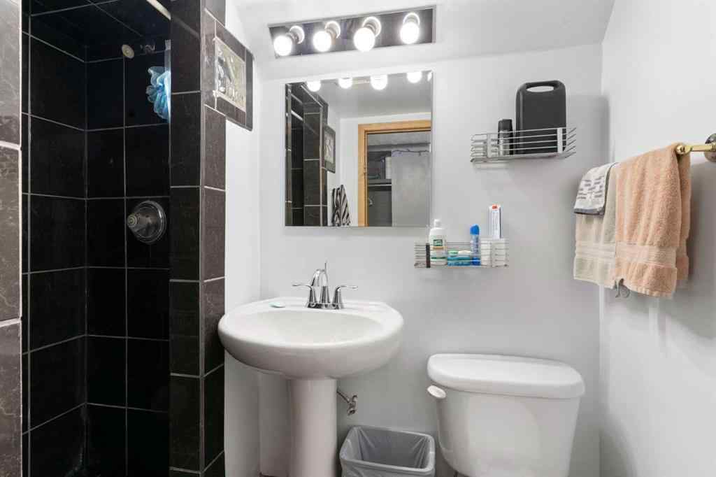 MLS® A2240249 - 1404 18 Avenue NW in Capitol Hill Calgary, Residential