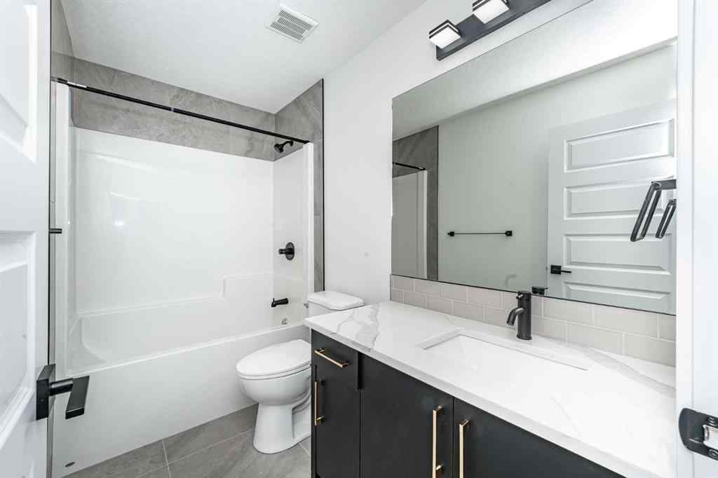 MLS® A2240263 - 182 Lakewood Crescent  in Lakewood Strathmore, Residential