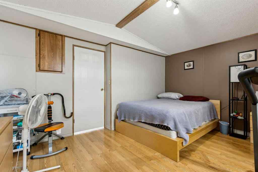 MLS® A2240269 - 122 Erin Woods Circle SE in Erin Woods Calgary, Residential
