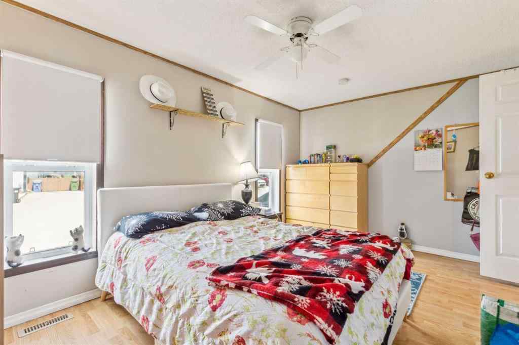 MLS® A2240269 - 122 Erin Woods Circle SE in Erin Woods Calgary, Residential