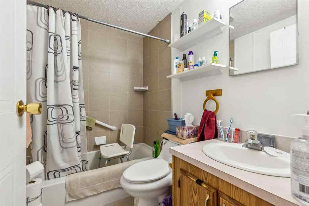 MLS® A2240269 - 122 Erin Woods Circle SE in Erin Woods Calgary, Residential