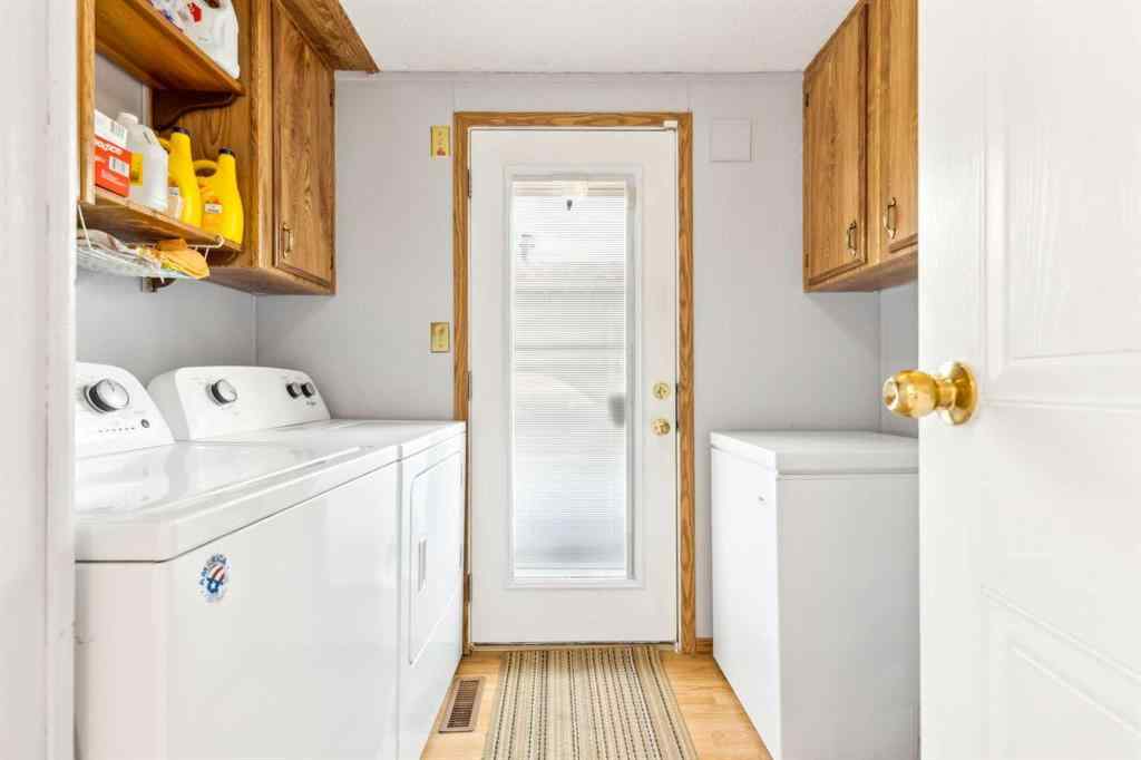 MLS® A2240269 - 122 Erin Woods Circle SE in Erin Woods Calgary, Residential