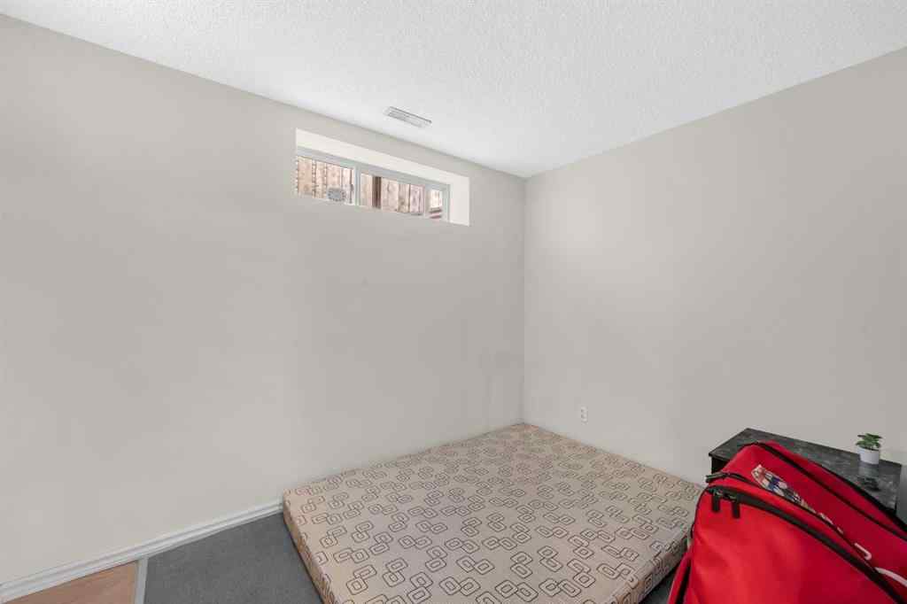 MLS® A2240299 - 4 Saddlecreek Terrace NE in Saddle Ridge Calgary, Residential