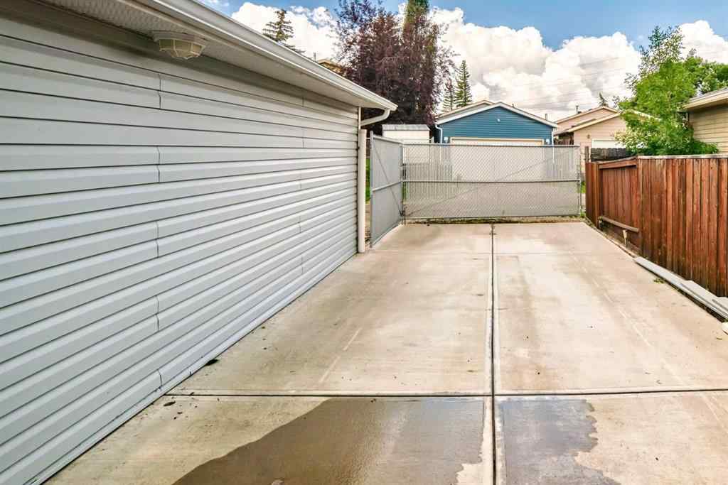 MLS® A2240310 - 224 Erin Dale Place SE in Erin Woods Calgary, Residential