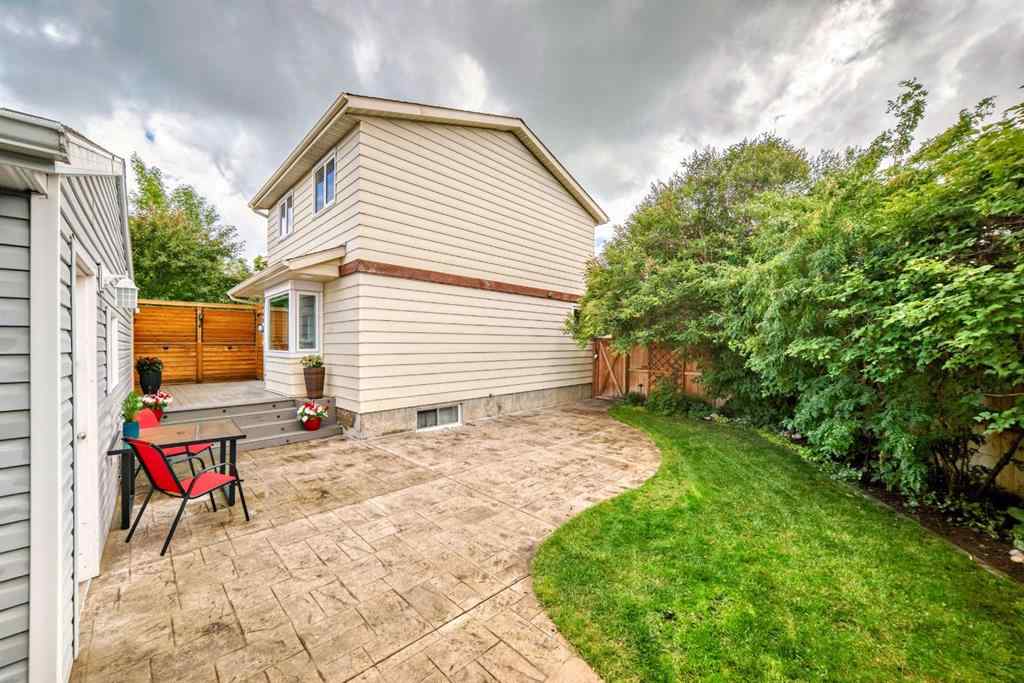 MLS® A2240310 - 224 Erin Dale Place SE in Erin Woods Calgary, Residential