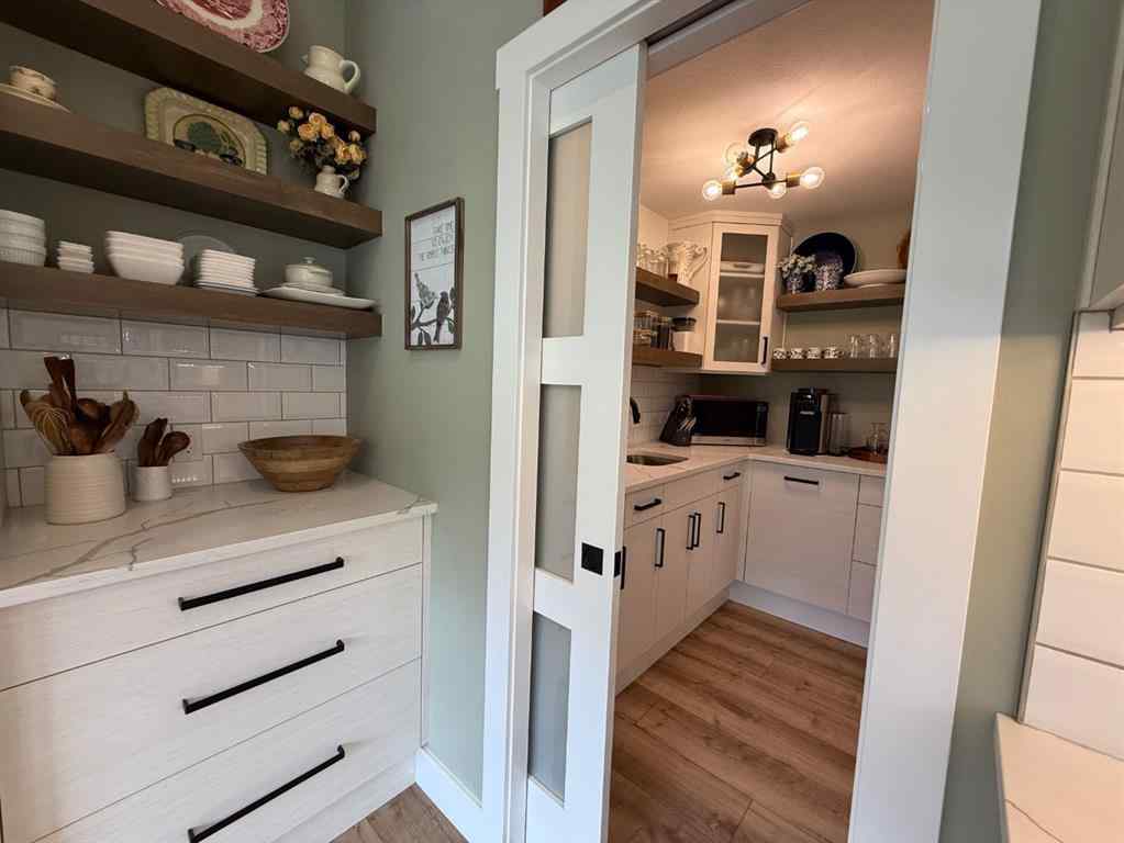 MLS® A2240327 - 4962 Riverside Drive  in NONE Out of Province_Alberta, Residential