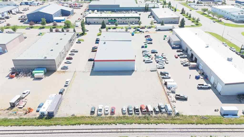 MLS® A2240331 - Unit #4 & 5 526 39 Street  in Shackleford Industrial Park Lethbridge, Commercial