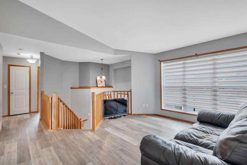 MLS® A2240334 - 6407 60 Street Close  in Meadowlark Estates Ponoka, Residential