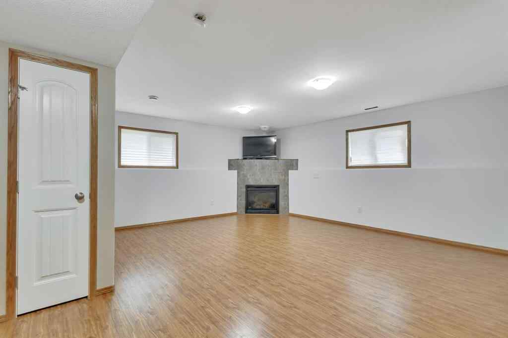 MLS® A2240334 - 6407 60 Street Close  in Meadowlark Estates Ponoka, Residential