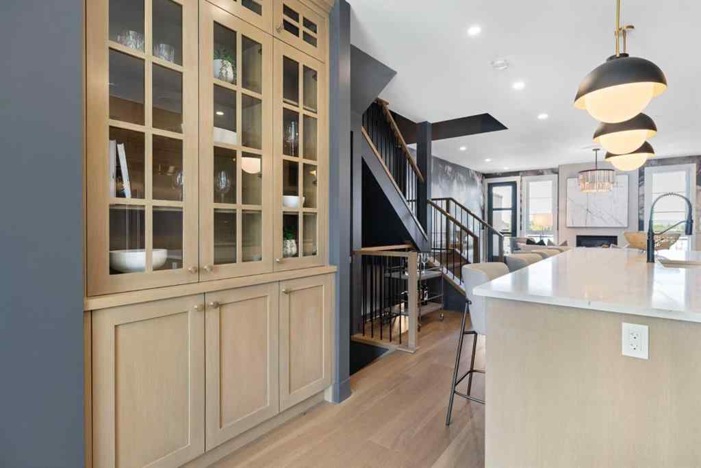 MLS® A2240342 - 2006 29 Avenue SW in South Calgary Calgary, Residential
