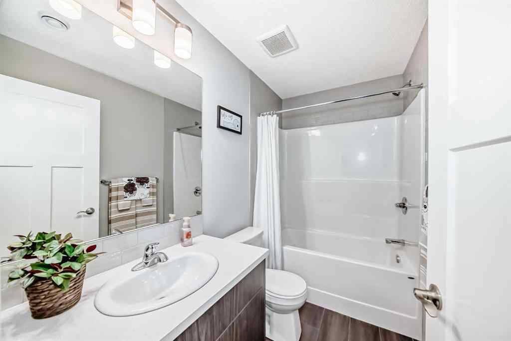 MLS® A2240413 - 1073 Chinook Gate Heath SW in Chinook Gate Airdrie, Residential