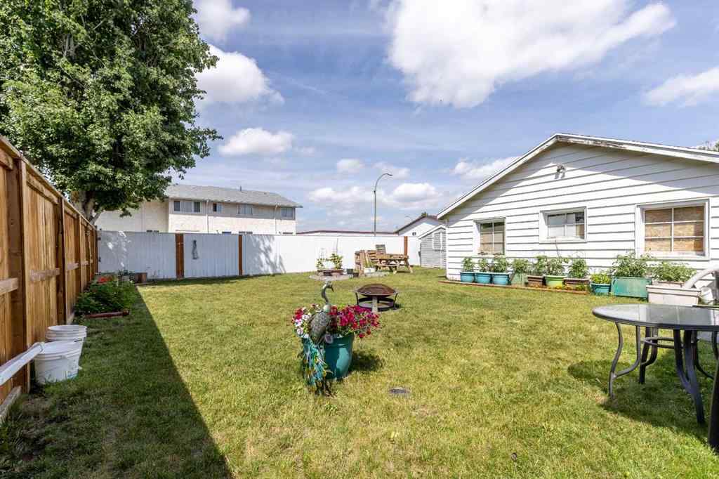 MLS® A2240419 - 315 Dieppe Boulevard S in Glendale Lethbridge, Residential