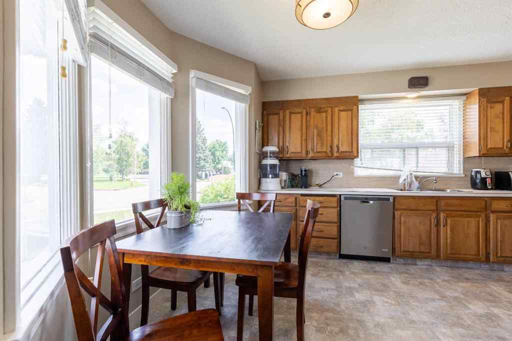 MLS® A2240419 - 315 Dieppe Boulevard S in Glendale Lethbridge, Residential