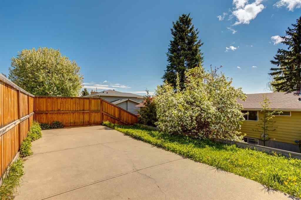 MLS® A2240427 - 6119 Thornaby Way NW in Thorncliffe Calgary, Residential