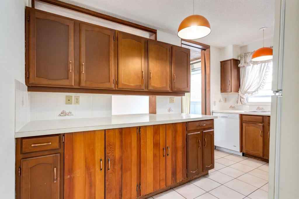 MLS® A2240427 - 6119 Thornaby Way NW in Thorncliffe Calgary, Residential