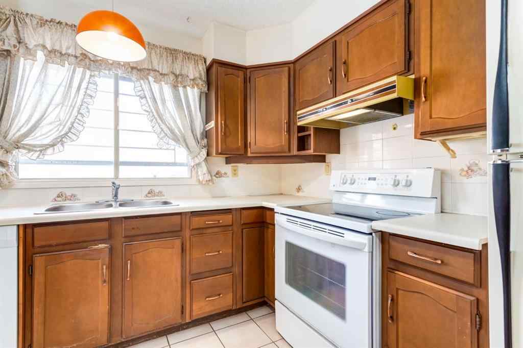 MLS® A2240427 - 6119 Thornaby Way NW in Thorncliffe Calgary, Residential