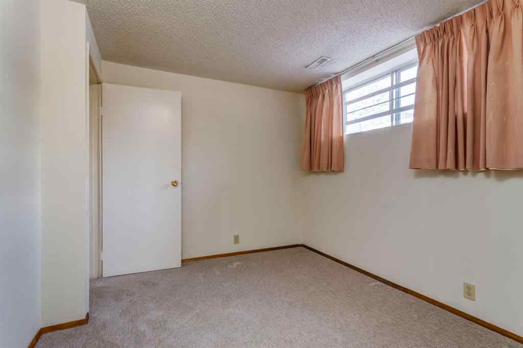 MLS® A2240427 - 6119 Thornaby Way NW in Thorncliffe Calgary, Residential