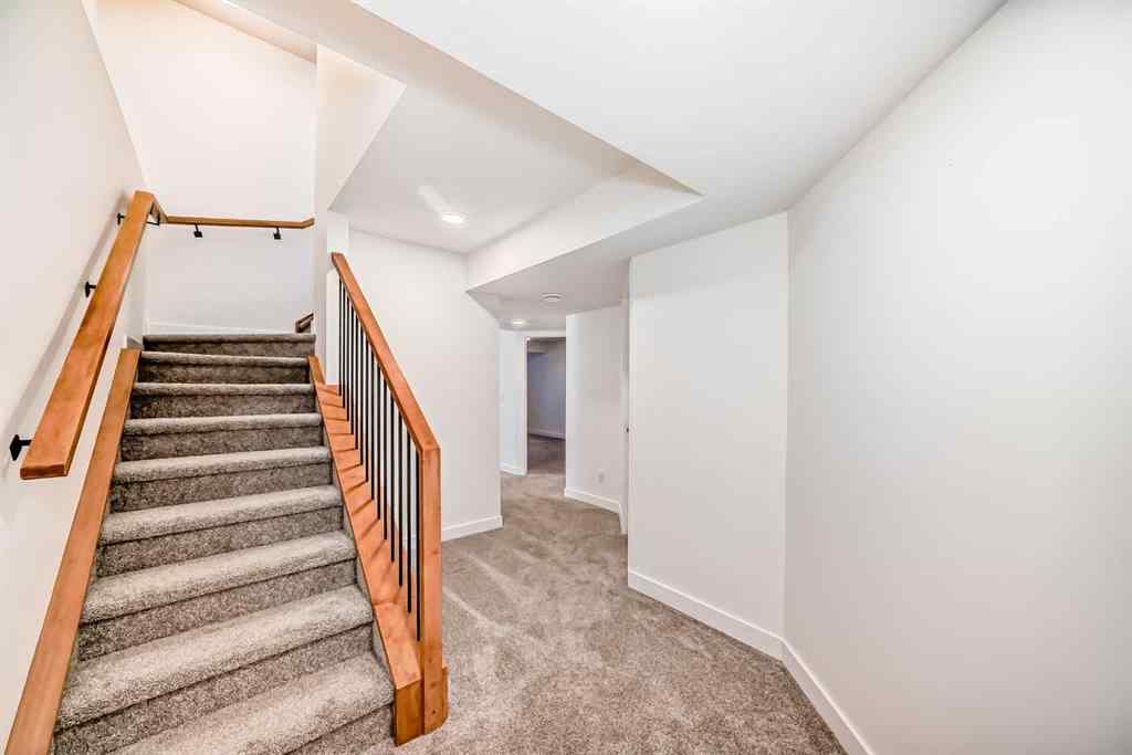 MLS® A2240430 - 99 Lawrence Green SE in Lanark Airdrie, Residential