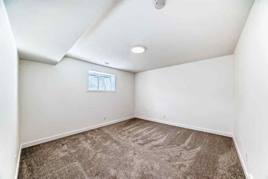 MLS® A2240430 - 99 Lawrence Green SE in Lanark Airdrie, Residential