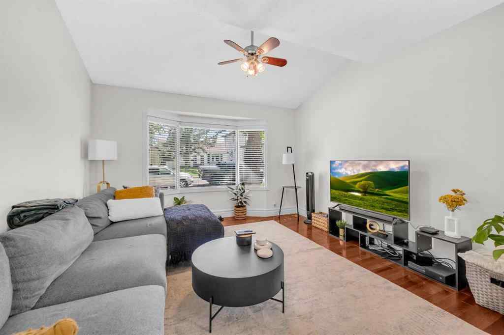 MLS® A2240440 - 252 21 Avenue NE in Tuxedo Park Calgary, Residential