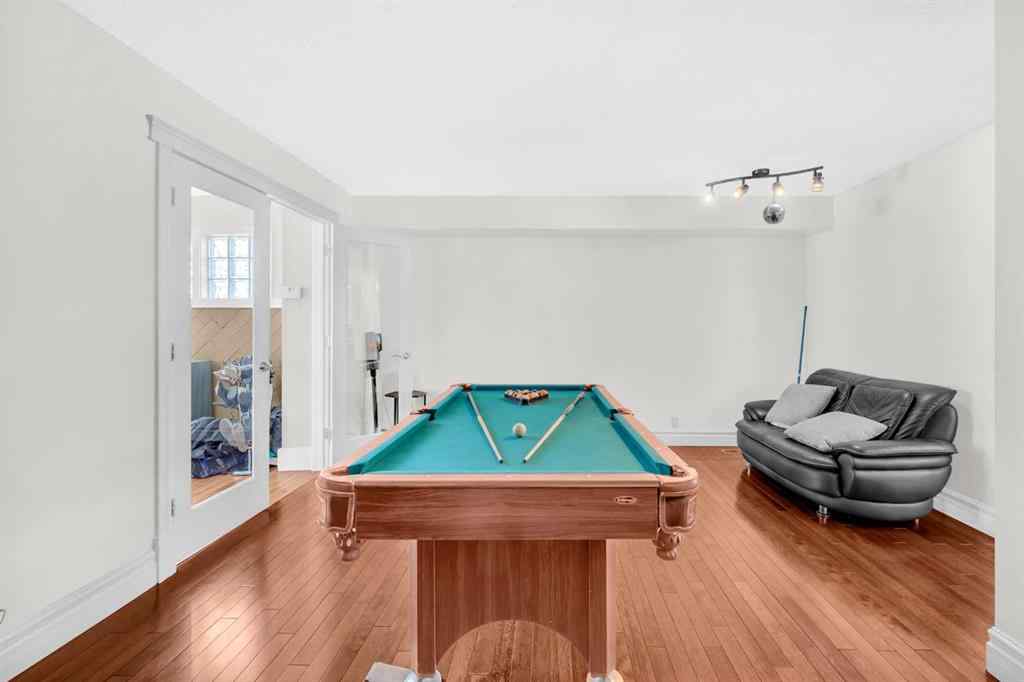 MLS® A2240440 - 252 21 Avenue NE in Tuxedo Park Calgary, Residential