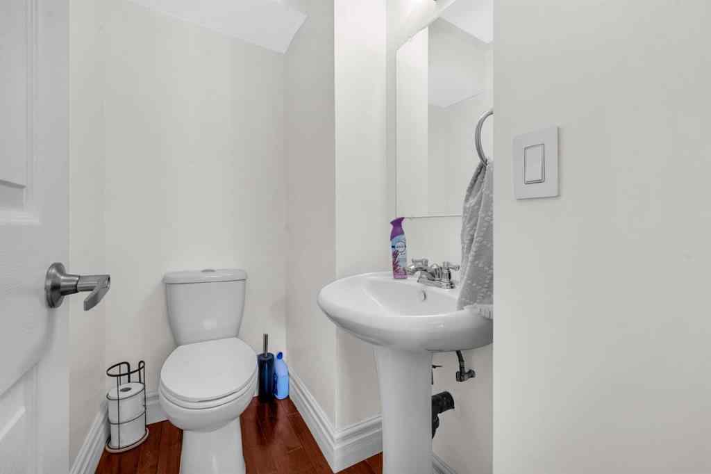 MLS® A2240440 - 252 21 Avenue NE in Tuxedo Park Calgary, Residential