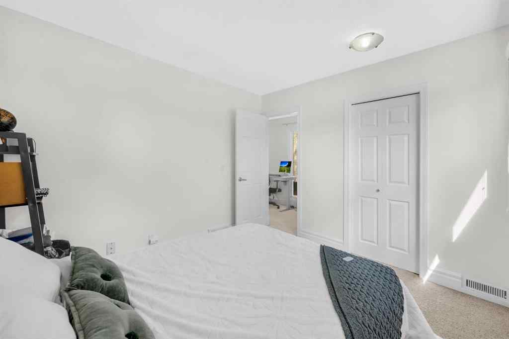 MLS® A2240440 - 252 21 Avenue NE in Tuxedo Park Calgary, Residential