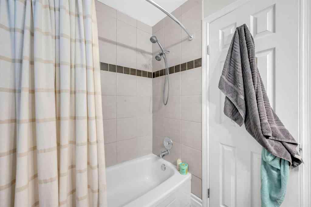 MLS® A2240440 - 252 21 Avenue NE in Tuxedo Park Calgary, Residential