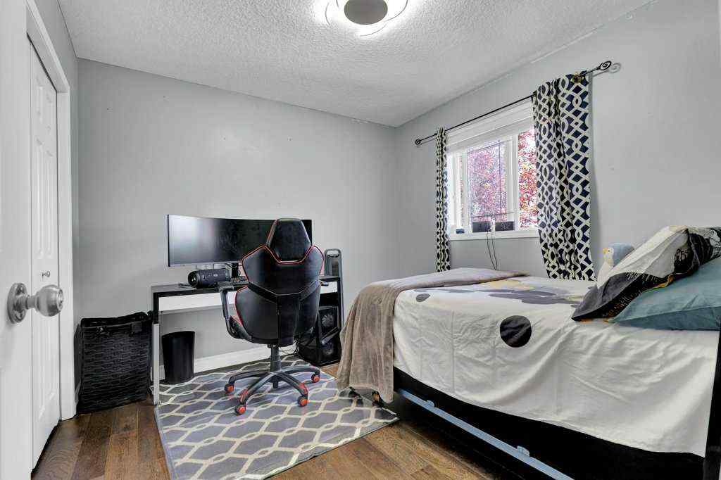 MLS® A2240444 - 558 Fairways Crescent NW in Fairways Airdrie, Residential