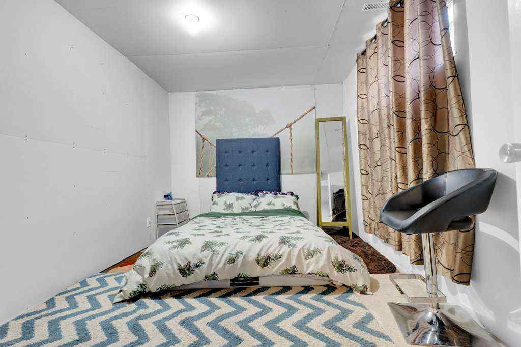MLS® A2240444 - 558 Fairways Crescent NW in Fairways Airdrie, Residential
