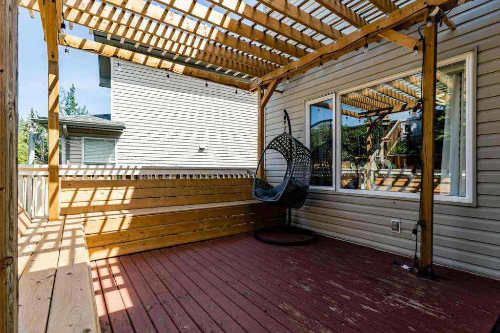 MLS® A2240444 - 558 Fairways Crescent NW in Fairways Airdrie, Residential