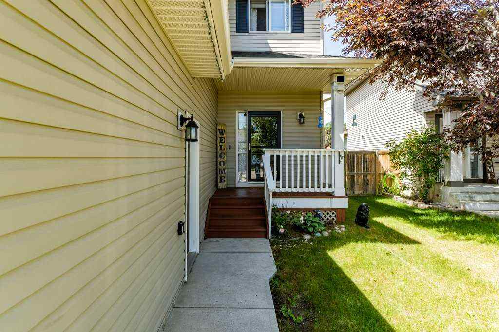 MLS® A2240444 - 558 Fairways Crescent NW in Fairways Airdrie, Residential