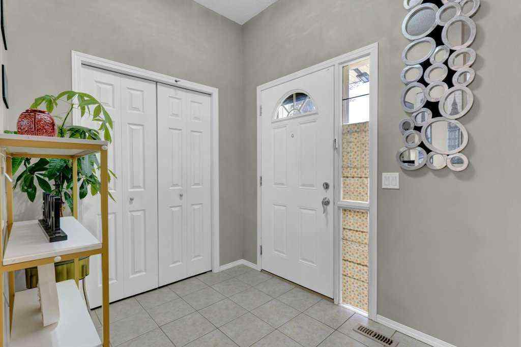 MLS® A2240444 - 558 Fairways Crescent NW in Fairways Airdrie, Residential