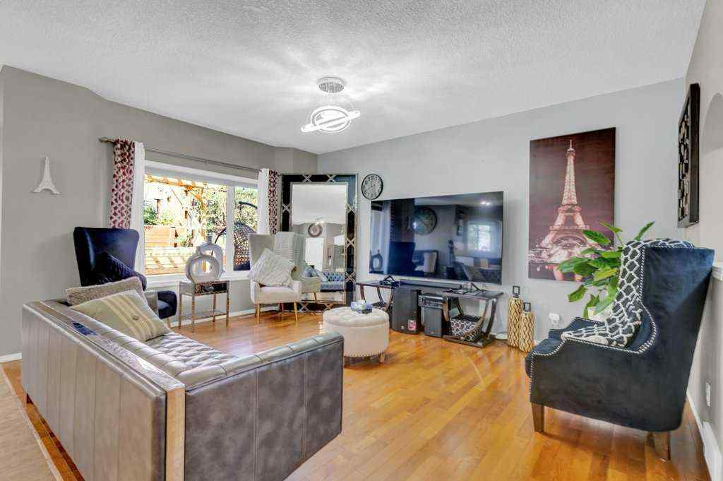 MLS® A2240444 - 558 Fairways Crescent NW in Fairways Airdrie, Residential