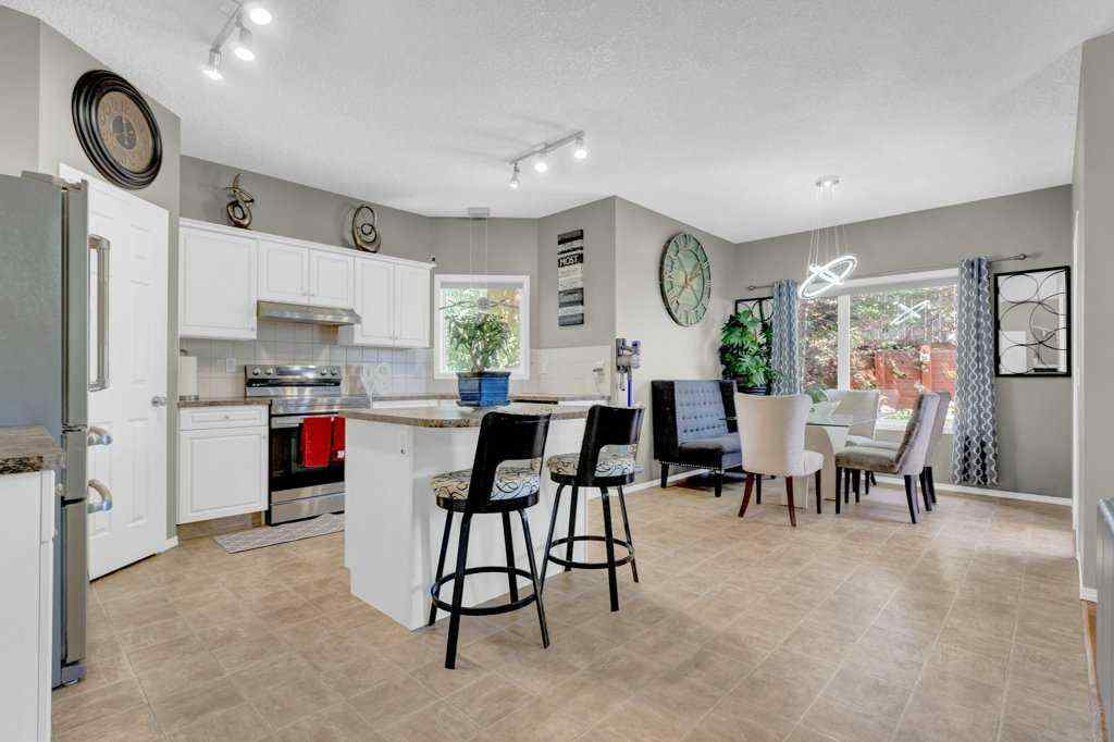 MLS® A2240444 - 558 Fairways Crescent NW in Fairways Airdrie, Residential