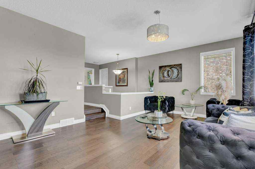 MLS® A2240444 - 558 Fairways Crescent NW in Fairways Airdrie, Residential