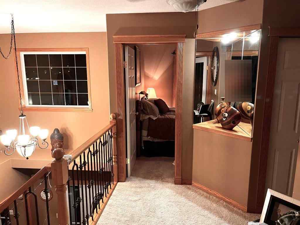 MLS® A2240453 - 904 Spruce Way SE in SE Southridge Medicine Hat, Residential