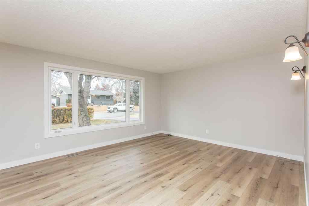 MLS® A2240455 - 5233 47 Street  in Downtown Lacombe Lacombe, Residential