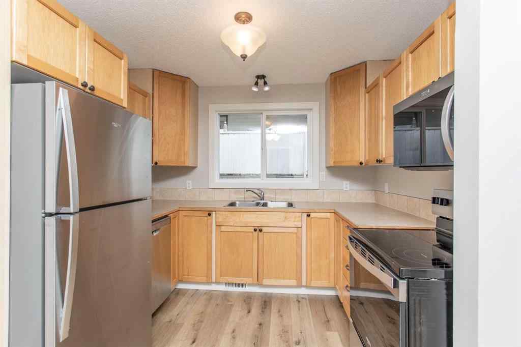 MLS® A2240455 - 5233 47 Street  in Downtown Lacombe Lacombe, Residential