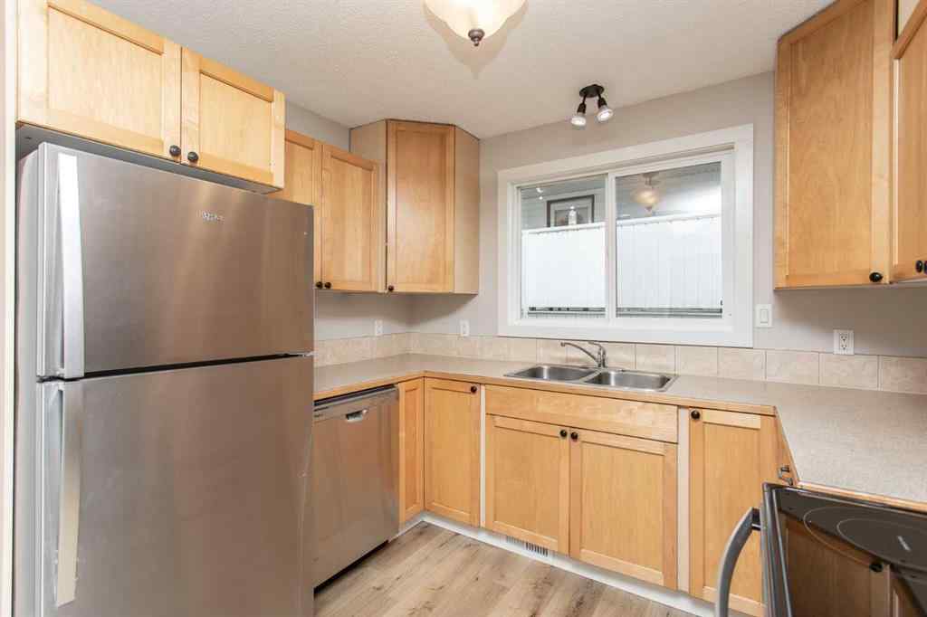 MLS® A2240455 - 5233 47 Street  in Downtown Lacombe Lacombe, Residential