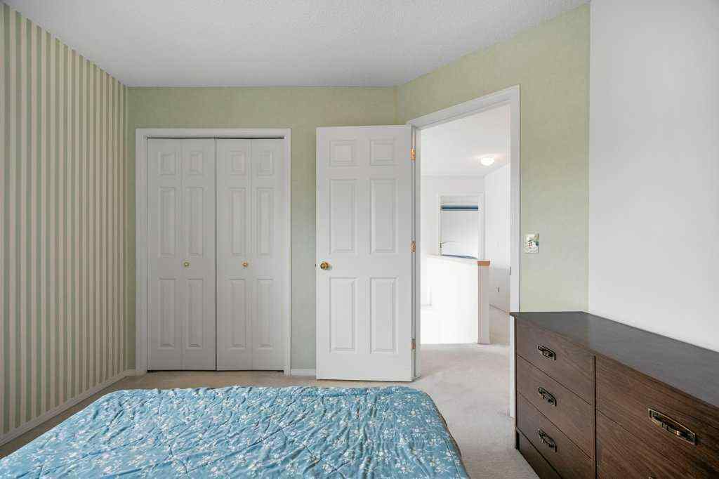 MLS® A2240460 - 4 Hampshire Circle NW in Hamptons Calgary, Residential