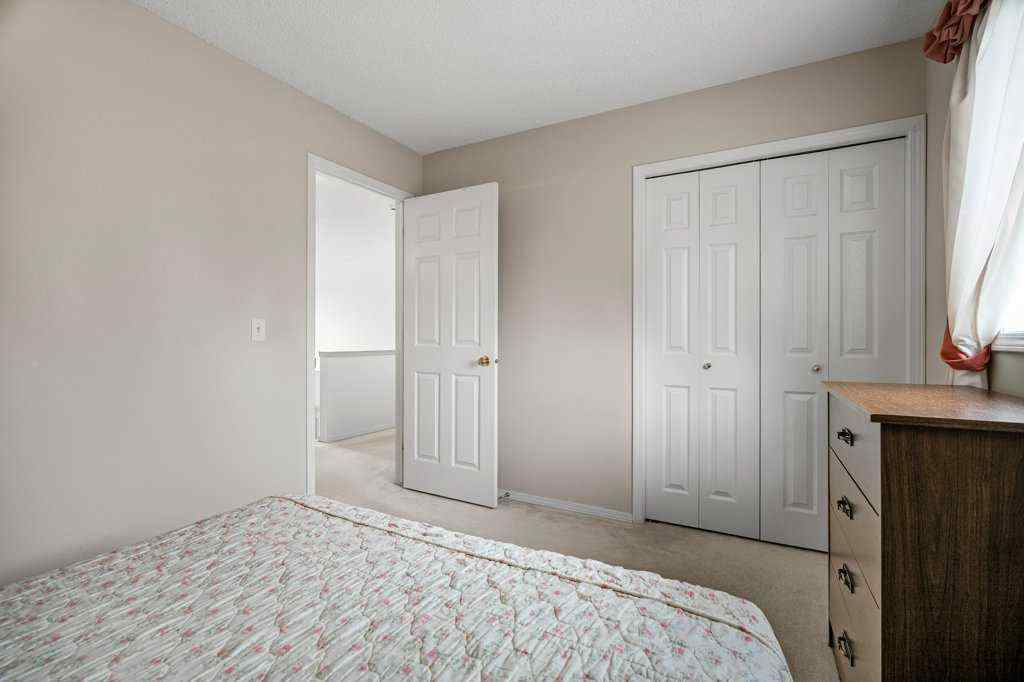 MLS® A2240460 - 4 Hampshire Circle NW in Hamptons Calgary, Residential