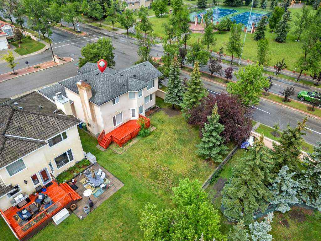 MLS® A2240460 - 4 Hampshire Circle NW in Hamptons Calgary, Residential