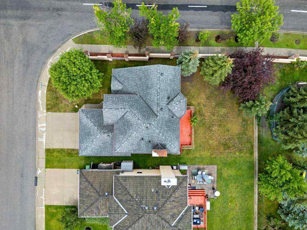 MLS® A2240460 - 4 Hampshire Circle NW in Hamptons Calgary, Residential